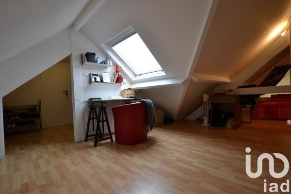 Maison traditionnelle 8 pièces de 181 m² à Osny (95520)