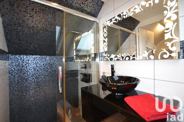 Maison traditionnelle 8 pièces de 181 m² à Osny (95520)