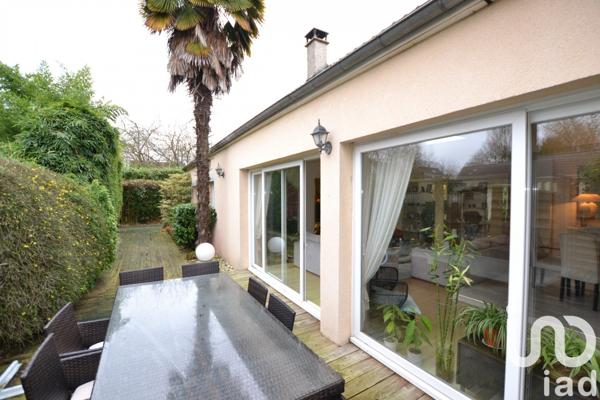 Maison traditionnelle 8 pièces de 181 m² à Osny (95520)