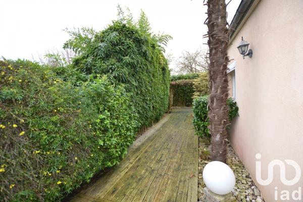 Maison traditionnelle 8 pièces de 181 m² à Osny (95520)