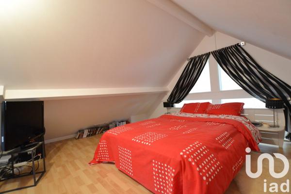 Maison traditionnelle 8 pièces de 181 m² à Osny (95520)