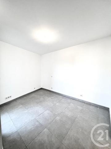 Appartement F3 à vendre  3 pièces - 81,79 m2 LA LONDE LES MAURES - 83