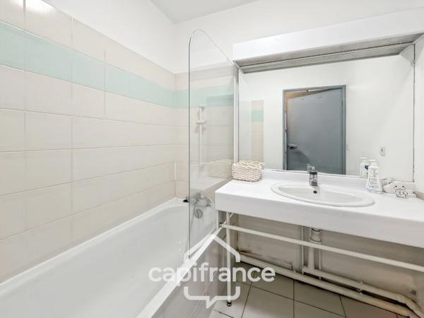 Dpt Gironde (33), à vendre AUDENGE appartement T2 bis de 51 m²  entièrement meublé