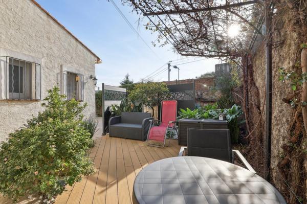 83430 SAINT MANDRIER SUR MER - 2 MAISONS + 1 STUDIO - 7 CHAMBRES - JARDIN - CLIMATISATION - VUE MER - PROCHE DE TOUTES COMMODITES - RENTABILITE