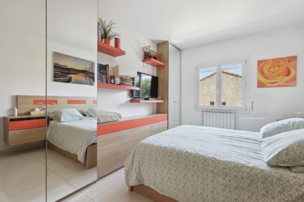 83430 SAINT MANDRIER SUR MER - 2 MAISONS + 1 STUDIO - 7 CHAMBRES - JARDIN - CLIMATISATION - VUE MER - PROCHE DE TOUTES COMMODITES - RENTABILITE