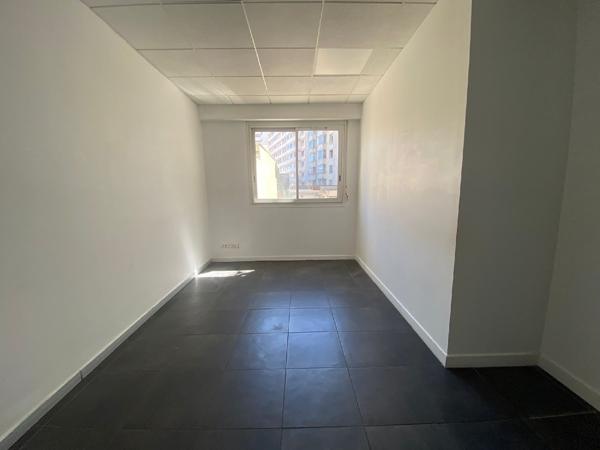Bureaux avec terrasse à louer - Rond Point du Prado - 13008 Marseille