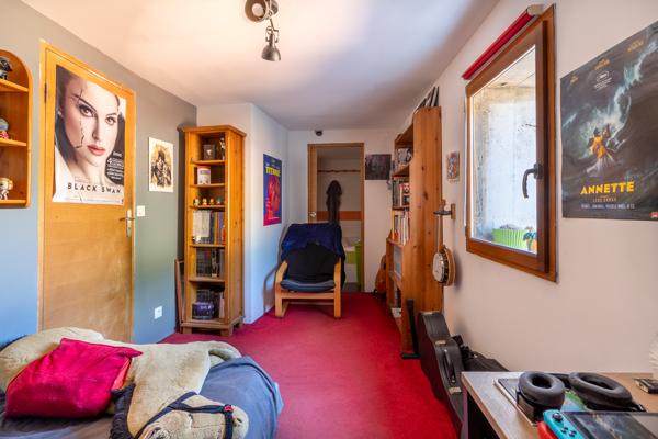 Rare à Cuges-les Pins-Maison de village de caractère de 115 M2 avec terrasse de plus de 21M2 