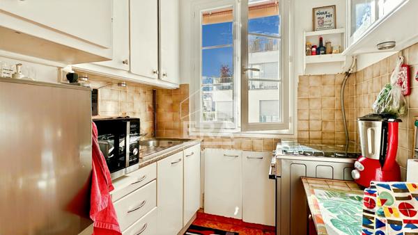 A VENDRE 3P 63M2 BEL ANCIEN IMM. ART DECO GONCOURT CANAL SAINT MARTIN PARIS 10E