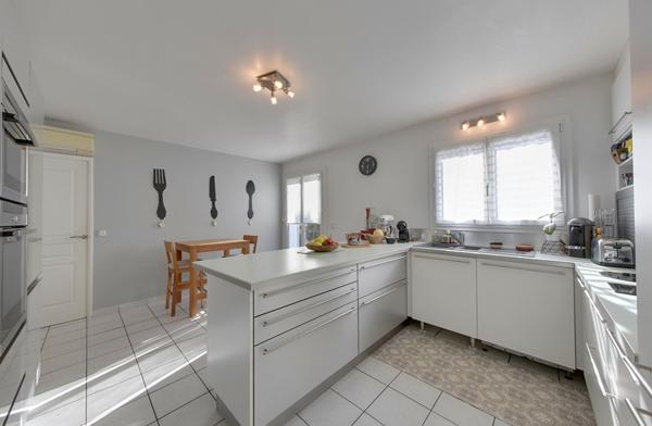 Maison Familiale Kaufman 8 pièces - 215 m2 CHEVRY-COSSIGNY DPE C