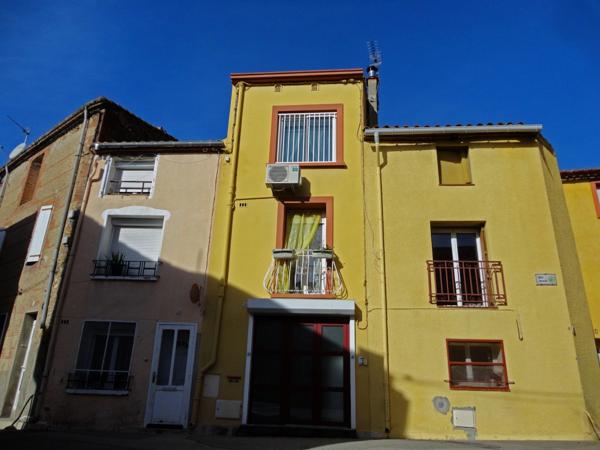Dpt Pyrénées Orientales (66), à vendre Saint-Estève Maison 4 pièces 72 m² terrasse cour et garage