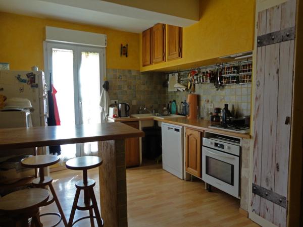 Dpt Pyrénées Orientales (66), à vendre Saint-Estève Maison 4 pièces 72 m² terrasse cour et garage