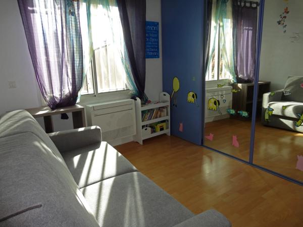 Dpt Pyrénées Orientales (66), à vendre Saint-Estève Maison 4 pièces 72 m² terrasse cour et garage