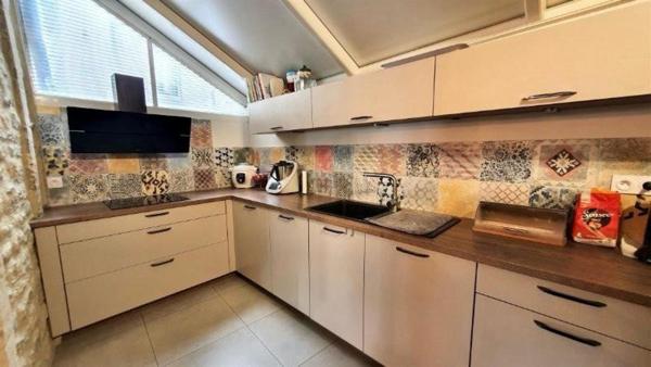 Maison de charme dans le centre historique de Bayeux écoles et commerces à pieds.