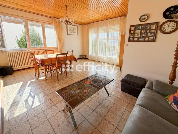 Maison
         3 pièces
        - 67 m² 240 000 €*