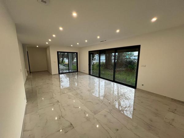 Maison Saint Marcel Les Valence 4 pièce(s) 109 m2, piscine