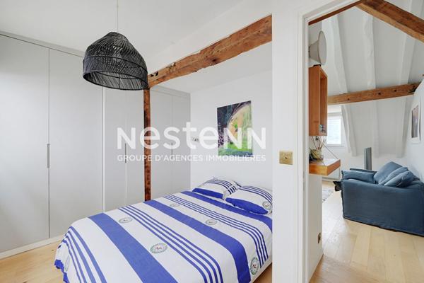 SAINT-GERMAIN-DES-PRÉS - L'EXCEPTIONNEL ! Splendide 2 Pièces Dernier Étage - Séjour Cathédrale, Poutres & Cheminée