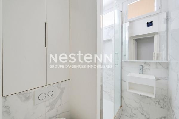 SAINT-GERMAIN-DES-PRÉS - L'EXCEPTIONNEL ! Splendide 2 Pièces Dernier Étage - Séjour Cathédrale, Poutres & Cheminée