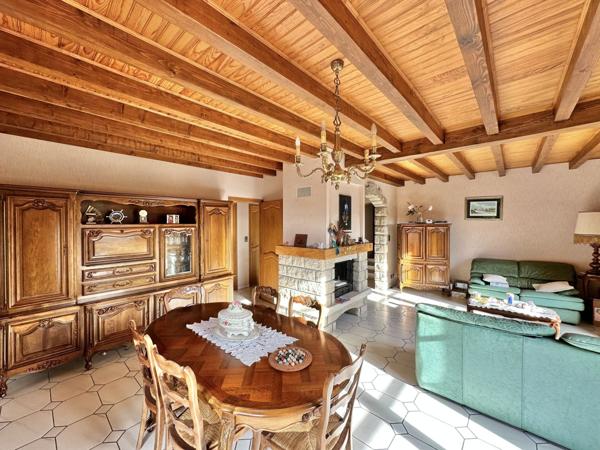 Vente Maison180 m² - 6 Pièces - ST GERMAIN LAPRADE (43700)