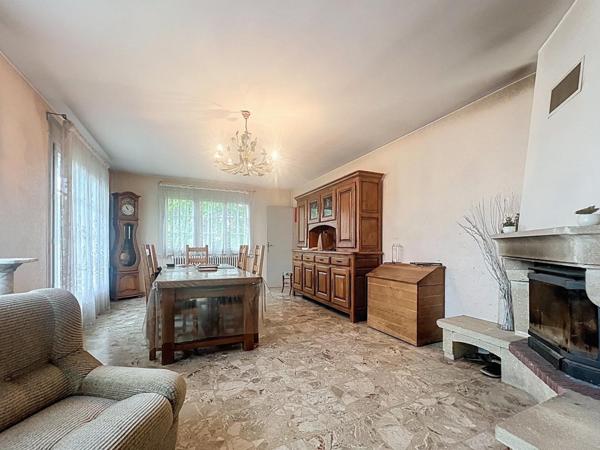 Pavillon 4 chambres à ESSERTENNE-ET-CECEY