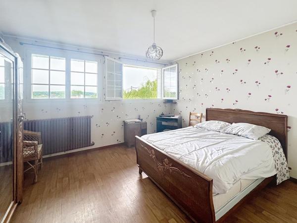 Pavillon 4 chambres à ESSERTENNE-ET-CECEY