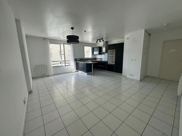 Appartement Meaux 3 pièce(s) 63.5 m2, place de parking a 5min de la gare !!