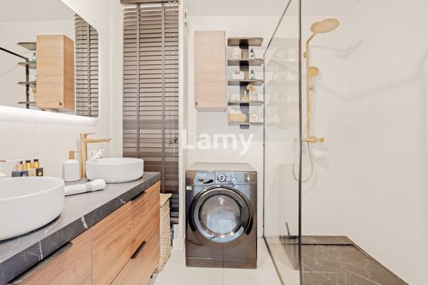 Appartement + cave+ 2 stationnements