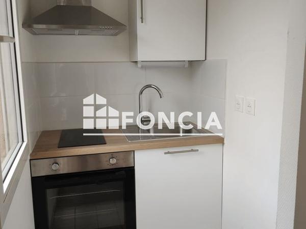 Location Studio 28 m² - 11 RUE DR MICHEL GIBERT Chartres 28000