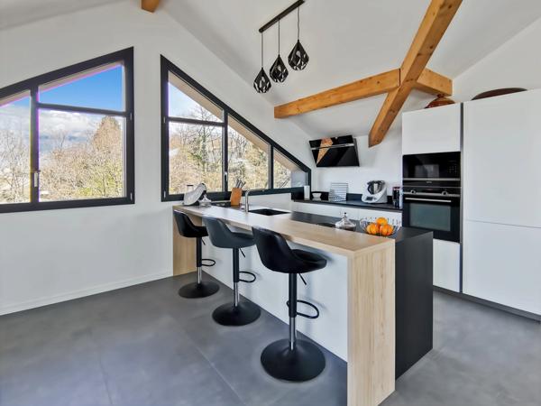 Dpt Haute Savoie (74), à vendre NEUVECELLE - HAUT DE GAMME - Appartement T4 de 132 m2 en attique vue lac exceptionnelle