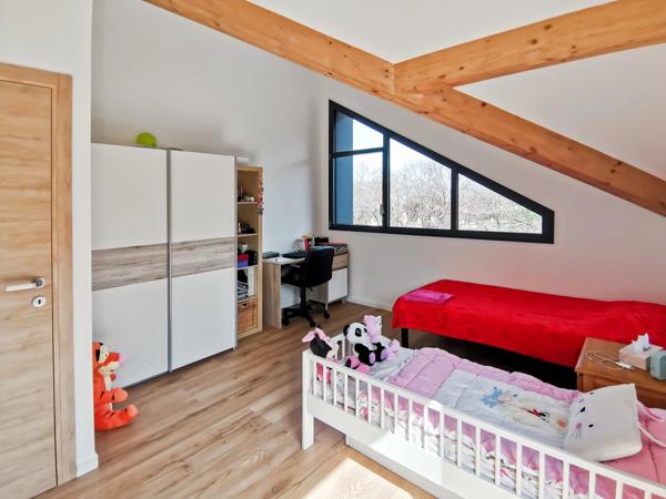 Dpt Haute Savoie (74), à vendre NEUVECELLE - HAUT DE GAMME - Appartement T4 de 132 m2 en attique vue lac exceptionnelle