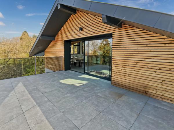 Dpt Haute Savoie (74), à vendre NEUVECELLE - HAUT DE GAMME - Appartement T4 de 132 m2 en attique vue lac exceptionnelle