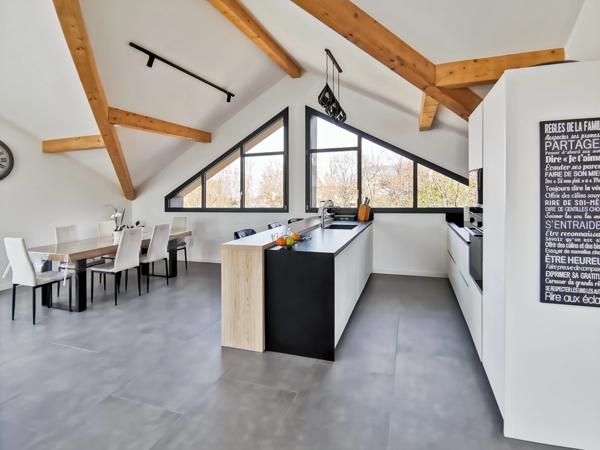 Dpt Haute Savoie (74), à vendre NEUVECELLE - HAUT DE GAMME - Appartement T4 de 132 m2 en attique vue lac exceptionnelle