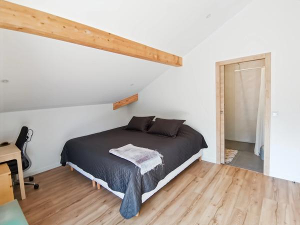 Dpt Haute Savoie (74), à vendre NEUVECELLE - HAUT DE GAMME - Appartement T4 de 132 m2 en attique vue lac exceptionnelle