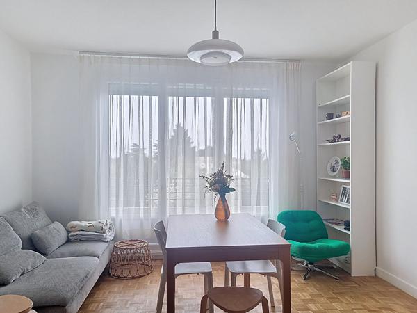 Appartement 3 pièces 59.71 m2 lumineux -coeur de Saint-Cyr-sur-Loire - parking et cave