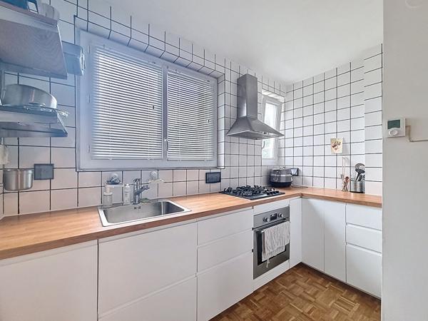 Appartement 3 pièces 59.71 m2 lumineux -coeur de Saint-Cyr-sur-Loire - parking et cave