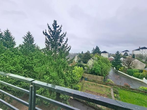 Appartement 3 pièces 59.71 m2 lumineux -coeur de Saint-Cyr-sur-Loire - parking et cave