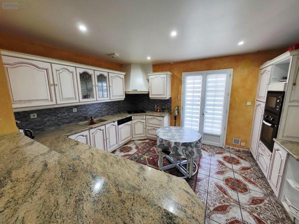 Maison à vendre à Ussel en Corrèze (19200), ref : UM 1308