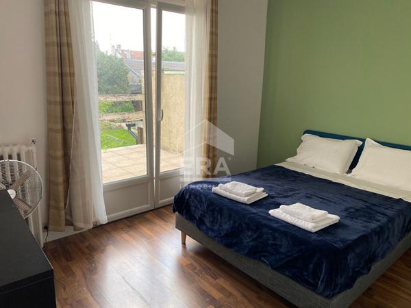 Noisy-le-Grand  - Yvris - A vendre maison 5 pièces avec sous-sol et dépendance