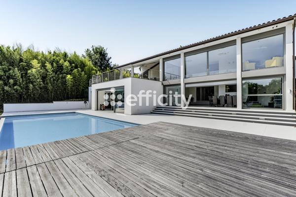 Maison 10 pièces - 393 m² Bien prestige