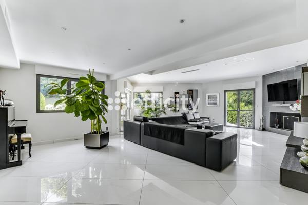 Maison 10 pièces - 393 m² Bien prestige