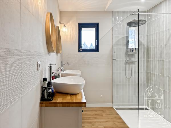 Châteaurenard (13160) Mas rénové 100 m2 3 chambres sur terrain de 410 m2