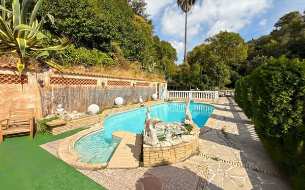 Maison à vendre    5 pièces • 135 m2 Nice