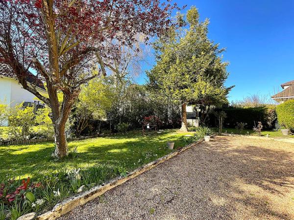 Vente
                Maison131 m² - 6 Pièces -
                    CAEN (14000)