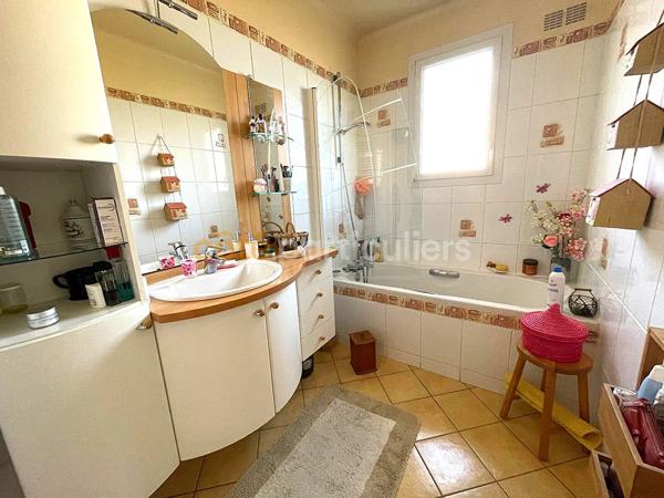 Vente
                Maison131 m² - 6 Pièces -
                    CAEN (14000)