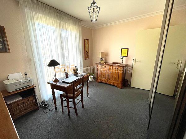 Vente
                Maison131 m² - 6 Pièces -
                    CAEN (14000)