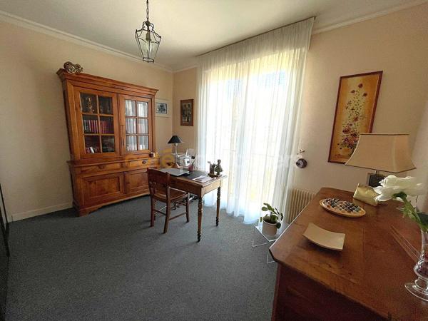 Vente
                Maison131 m² - 6 Pièces -
                    CAEN (14000)