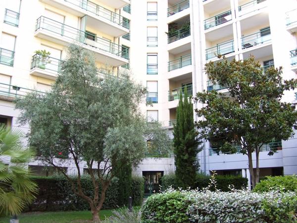 Appartement t2 + parking sous sol et cave