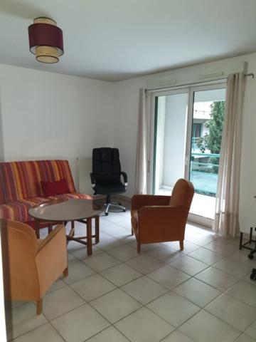 Appartement t2 + parking sous sol et cave