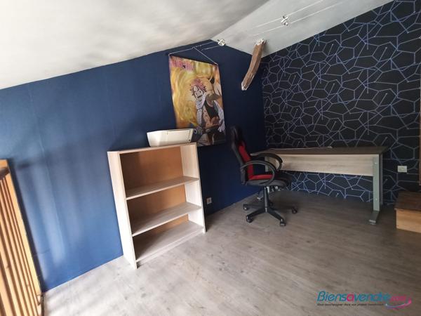 MAISON DE CAMPAGNE AU BORD DE L'EAU