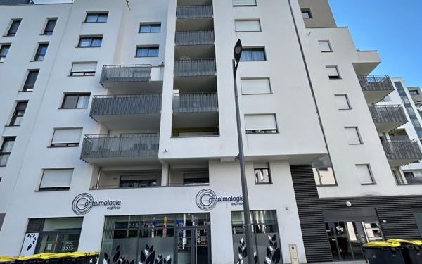 Stationnement à louer    Metz