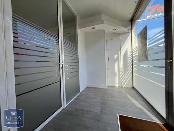 Location local commercial 16.99m²